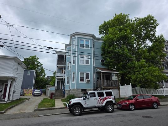 Exterior, Facade, Rowhouse