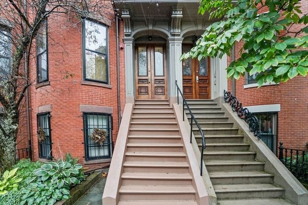 Exterior, Facade, Brick Facade, Rowhouse