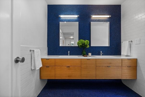 Bathroom, Dual Sink Vanities, Interior