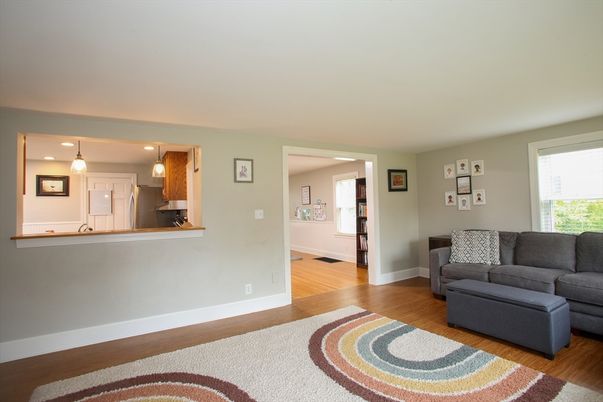 Interior, Pendant Lights, Recessed Lighting, Wood Texture Flooring