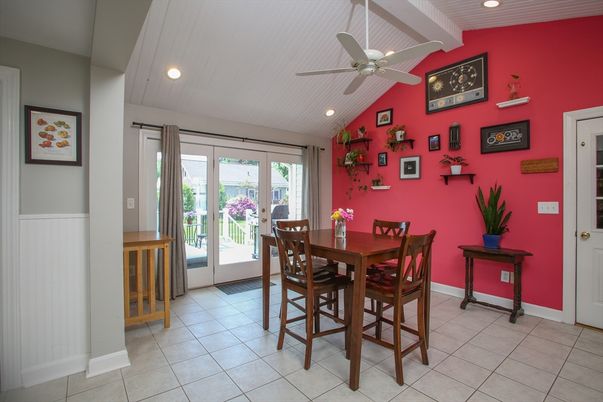 Dining room, Interior, Recessed Lighting