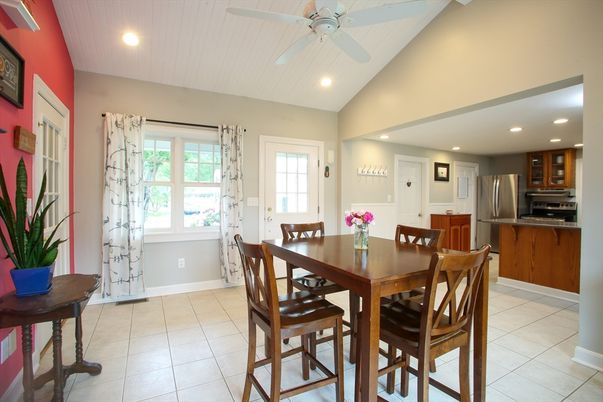Dining room, Interior, Kitchen, Recessed Lighting, Stainless Steel Appliances