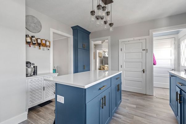 Interior, Kitchen, Pendant Lights, Wood Texture Flooring