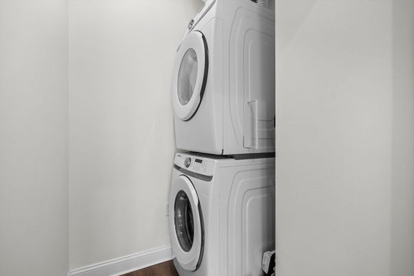 Interior, Utility Closets, Washer, Wood Texture Flooring
