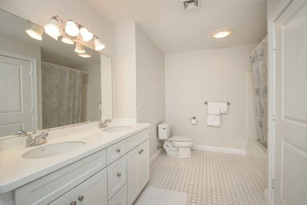 Bathroom, Dual Sink Vanities, Interior, Recessed Lighting