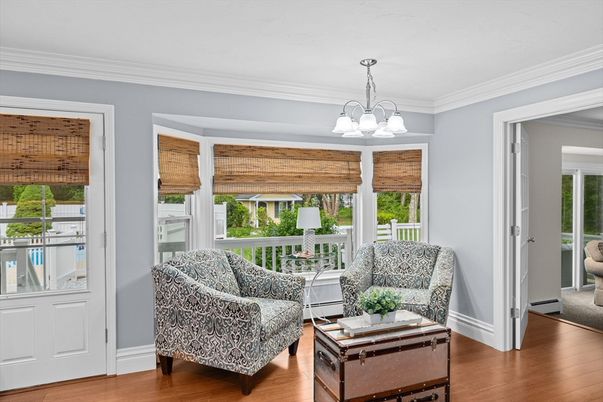 Interior, Living room, Pendant Lights, Wood Texture Flooring