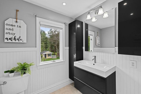 Bathroom, Interior, Recessed Lighting
