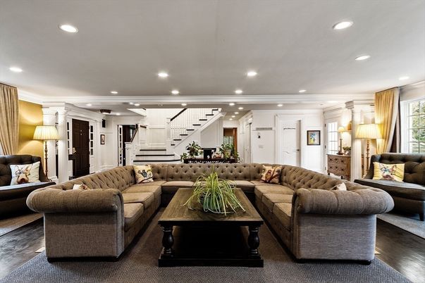 Interior, Living room, Recessed Lighting, Wood Texture Flooring