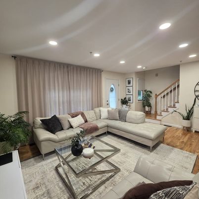 Interior, Living room, Recessed Lighting, Wood Texture Flooring