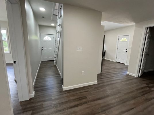 Interior, Recessed Lighting, Wood Texture Flooring