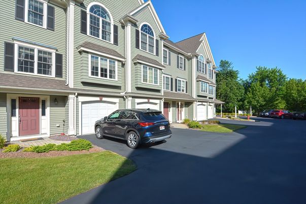 Attached, Exterior, Facade, Rowhouse