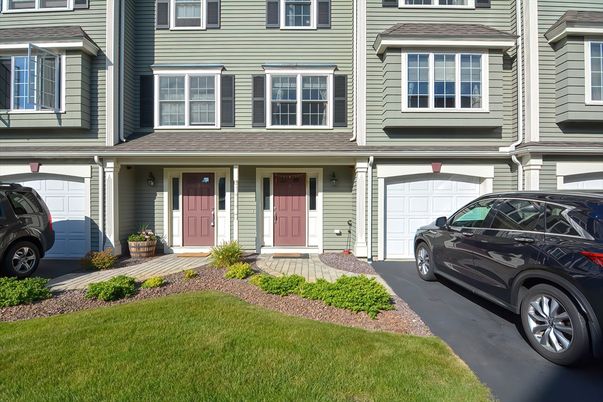 Attached, Exterior, Facade, Rowhouse