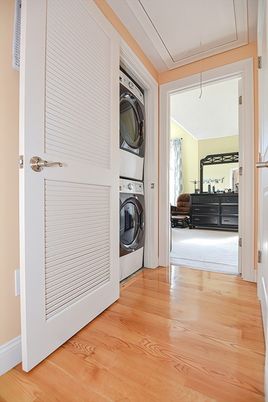 Interior, Utility Closets, Washer, Wood Texture Flooring