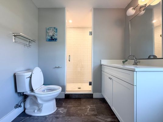 Bathroom, Interior, Recessed Lighting