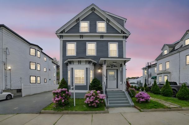 Exterior, Facade, Queen Anne Victorian