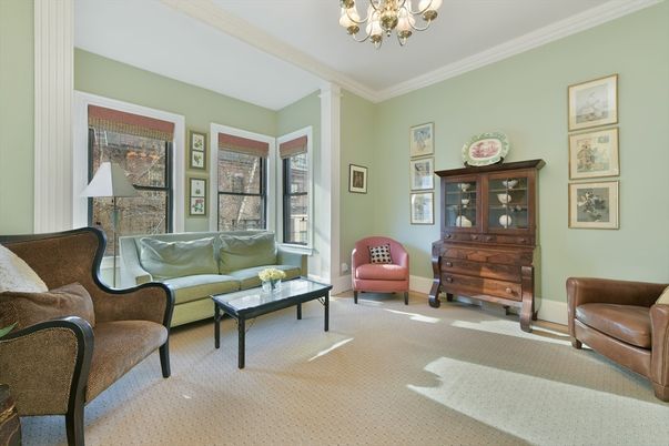 Chandelier, Interior, Living room