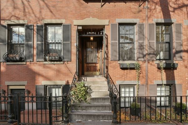 Exterior, Facade, Brick Facade, Rowhouse