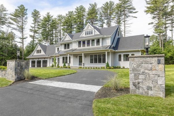 Exterior, Facade, Farmhouse