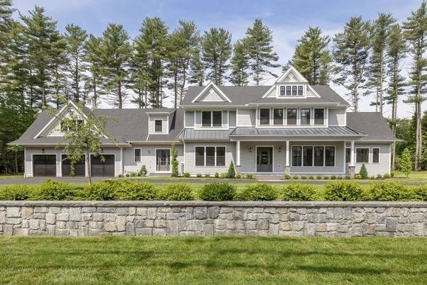 Attached, Exterior, Facade, Farmhouse