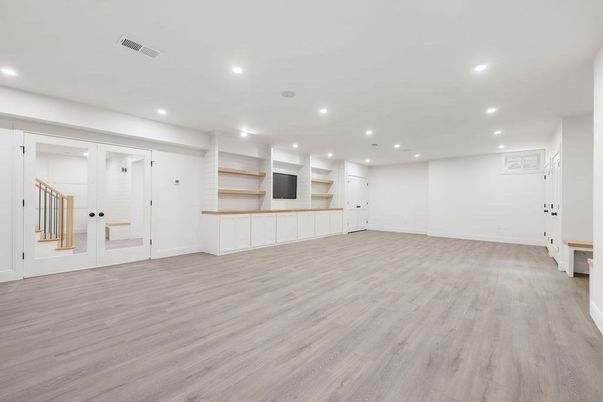 Empty room, Interior, Recessed Lighting, Wood Texture Flooring