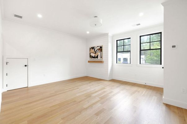Empty room, Interior, Recessed Lighting, Wood Texture Flooring