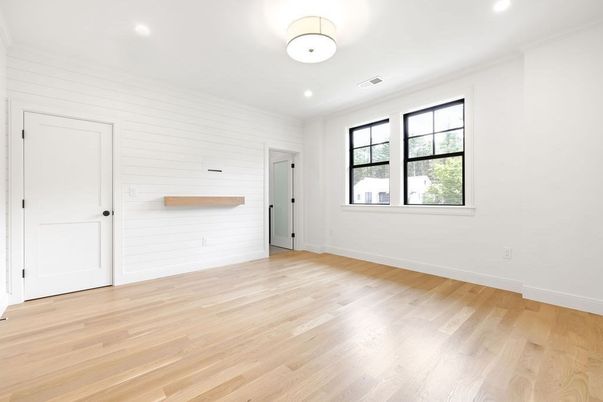 Empty room, Interior, Recessed Lighting, Wood Texture Flooring