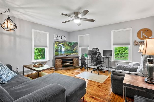 Home Office, Interior, Living room, Pendant Lights, Wood Texture Flooring