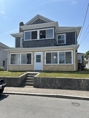 Exterior, Facade, American Craftsman