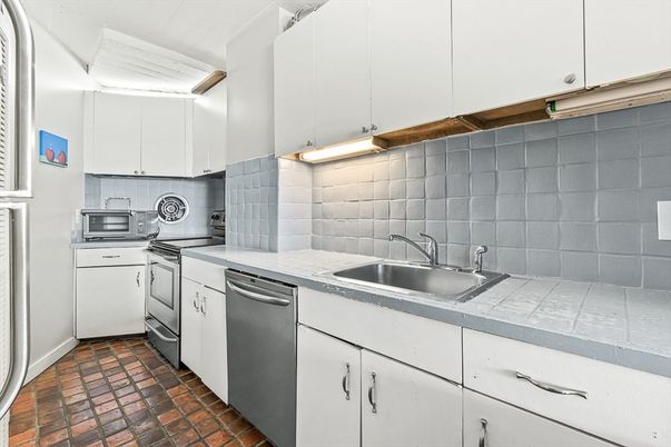 Interior, Kitchen, Tile Countertops