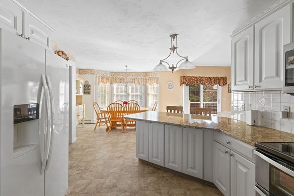 Chandelier, Dining room, Interior, Kitchen, Pendant Lights