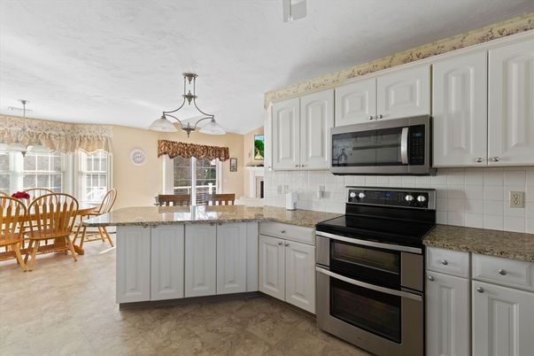 Chandelier, Dining room, Interior, Kitchen, Pendant Lights
