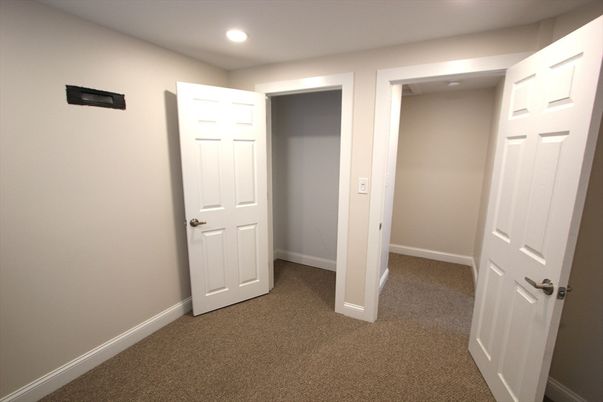 Empty room, Interior, Recessed Lighting