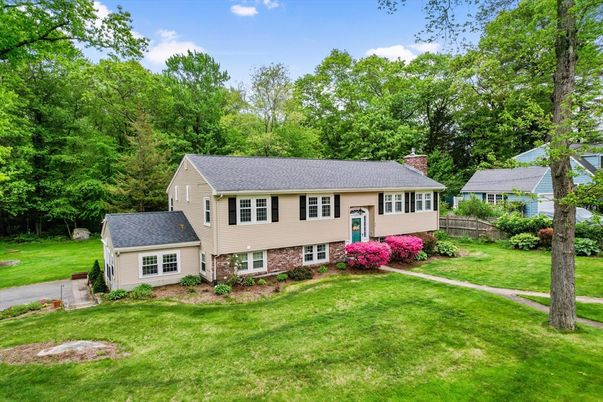 Backyard, Exterior, Facade, Raised Ranch