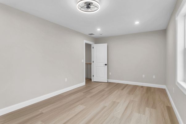 Empty room, Interior, Recessed Lighting, Wood Texture Flooring