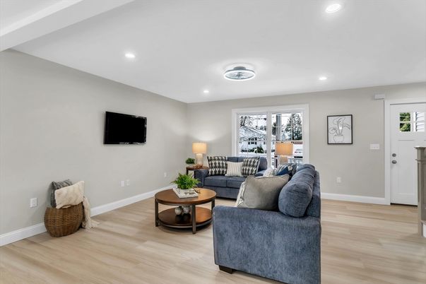 Interior, Living room, Recessed Lighting, Wood Texture Flooring