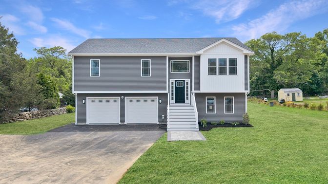 Attached, Exterior, Facade, Raised Ranch
