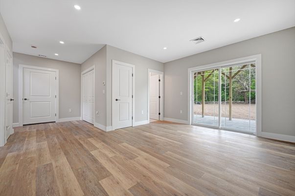 Empty room, Interior, Recessed Lighting, Wood Texture Flooring