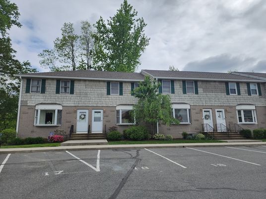 Exterior, Facade, Georgian