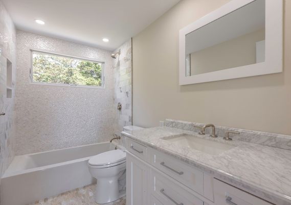 Bathroom, Interior, Recessed Lighting