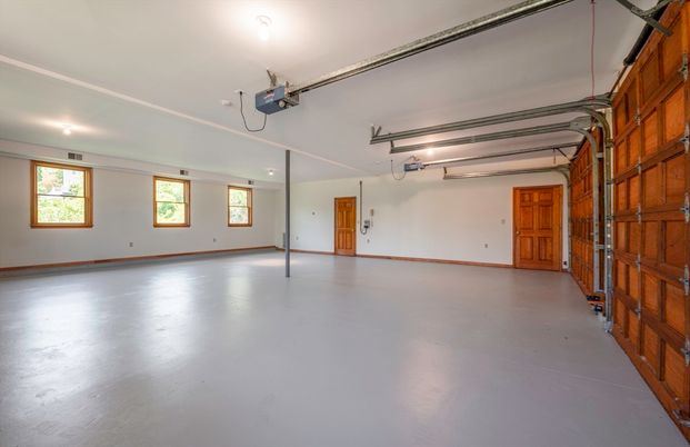 Garage, Interior