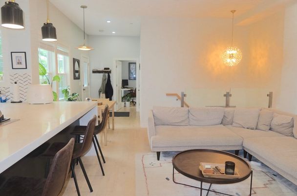 Interior, Living room, Pendant Lights, Recessed Lighting, Wood Texture Flooring
