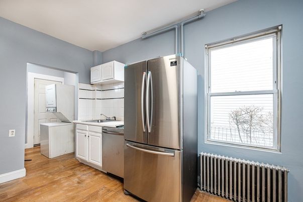 Interior, Kitchen, Washer, Wood Texture Flooring