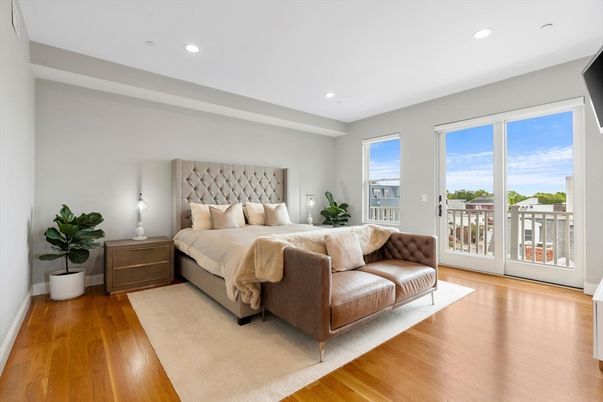 Bedroom, Interior, Recessed Lighting, Water, Wood Texture Flooring