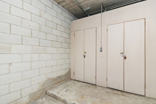 Garage, Interior