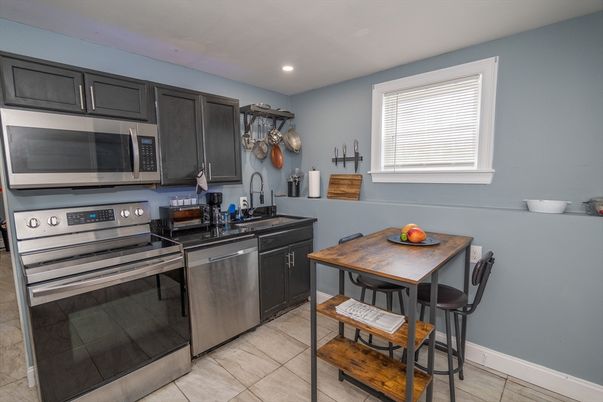 Dining room, Interior, Kitchen, Recessed Lighting, Stainless Steel Appliances