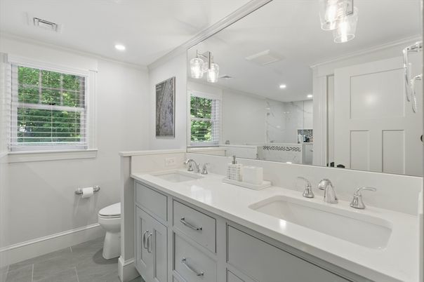 Bathroom, Dual Sink Vanities, Interior, Recessed Lighting