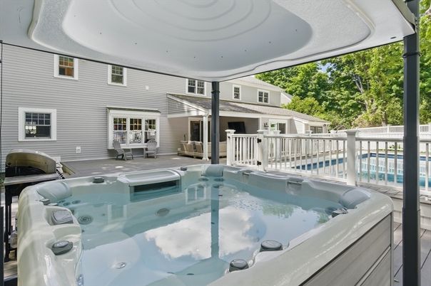 Exterior, Hot Tub