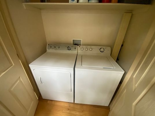 Interior, Utility Closets, Washer, Wood Texture Flooring