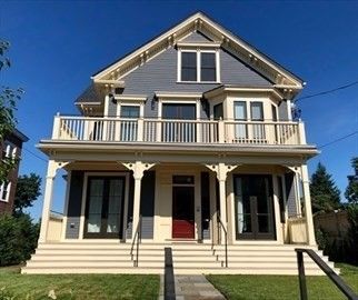Exterior, Facade, Queen Anne Victorian