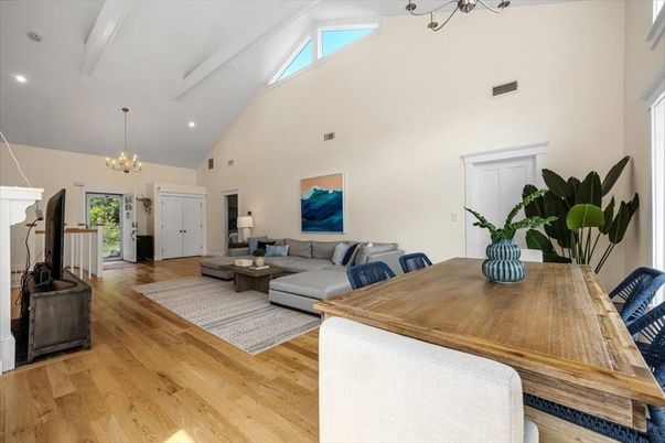 Chandelier, Dining room, Interior, Living room, Recessed Lighting, Wood Texture Flooring
